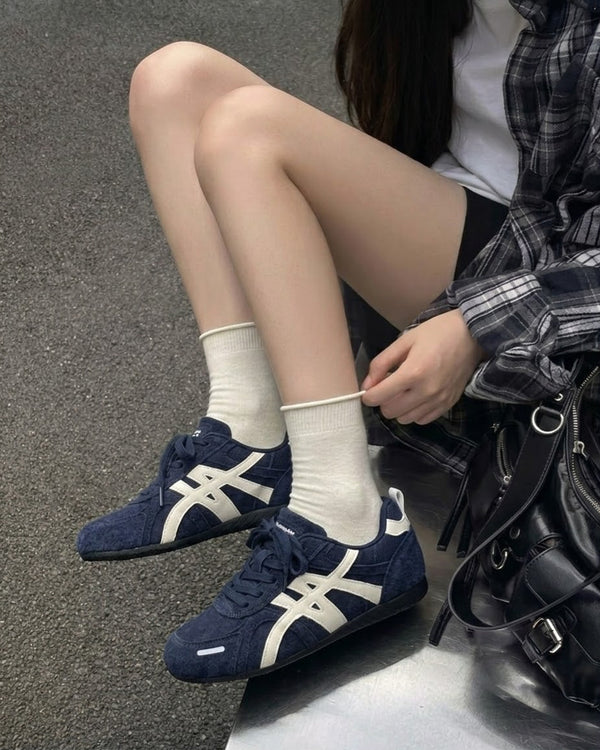 Retro Line Sneaker