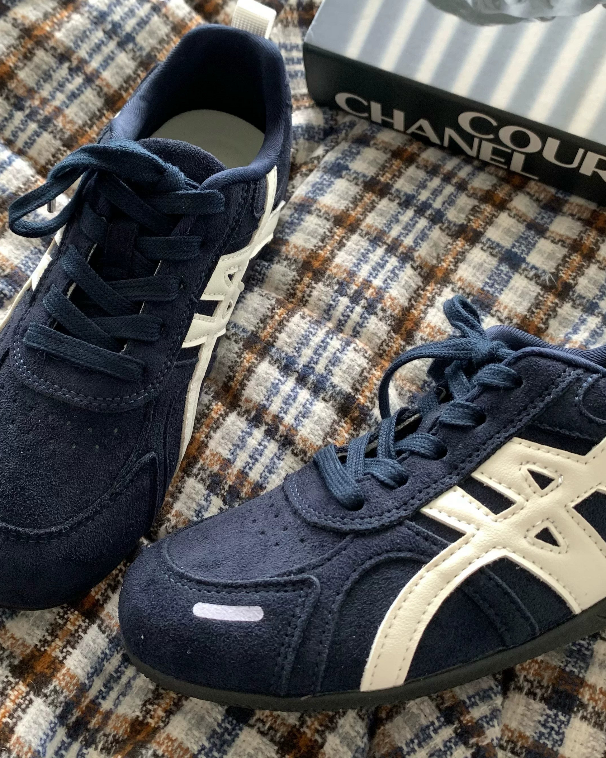 Retro Line Sneaker